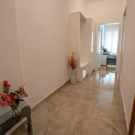 Mili -kantrida Apartman *